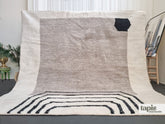 Agadir - Tapis berbère sur mesure beige et noir rayé - Tapis Beni Ouarain graphique