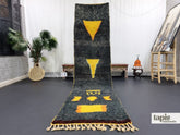 Fauzia - Tapis berbère 82x328 noir et jaune - Tapis Boujad abstrait