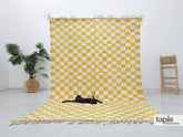 Layan - Tapis berbère sur mesure jaune et blanc à damier - Tapis Zanafi Kilim