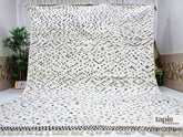 Azil - Tapis berbère sur mesure blanc et noir - Tapis Beni Ourain à pois relief