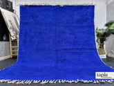 Azul – tapis berbère beni ouarain abstrait sur mesure bleu