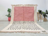 Dalia- Tapis berbère sur mesure blanc et rose poudré - Tapis Beni Ouarain à points