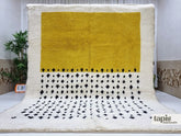 Dalia - Tapis berbère sur mesure moutarde et blanc - Tapis Beni Ourain minimaliste à pois