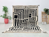 Iman - Tapis berbère 186x250 blanc et noir - Tapis Beni Ouarain abstrait