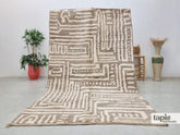 Ines - Tapis berbère sur mesure gris chaud et blanc - Tapis Beni Ourain abstrait