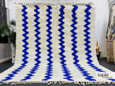 Izem – tapis berbère beni ouarain zigzag sur mesure blanc et bleu