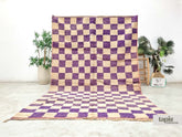 Maysara - Tapis berbère 200x290 mauve foncé et crème - Tapis Boujaad damier vintage