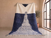 Motallat - Tapis kilim sur mesure bleu marine et ivoire - Tapis berbère géométrique