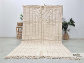 Nekssi- Tapis berbère 180x290 blanc - Tapis Beni Ouarain rayé relief