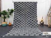 Nouris - Tapis berbère sur mesure noir et gris - Tapis Beni Ourain à carreaux