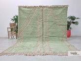 Nwara – Tapis berbère sur mesure vert sauge et rose - Tapis Beni Ouarain relief