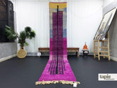 Safoora - Tapis berbère 70x396 violet et noir - Tapis Boujad abstrait
