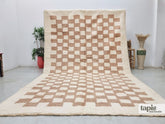 Salama - Tapis berbère 281x423 taupe clair et blanc - Tapis Beni Ourain à carreaux