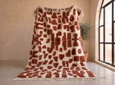 Tafza - Tapis berbère sur mesure terracotta et ivoire - Tapis Beni Ourain abstrait relief