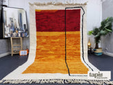 TURA - Tapis Beni Ouarain moutarde et bordeaux - Tapis abstrait sur mesure