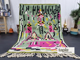 Hanan - Tapis Beni Ouarain vert et rose - Tapis abstrait sur mesure