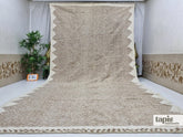 Zoha - Tapis berbère sur mesure beige et blanc - Tapis Zanafi géométrique