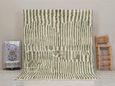 Tiniri - Tapis Beni Ourain vert sauge - Tapis berbère à rayures sur mesure