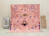 Tislit - Tapis Beni Ouarain rose - Tapis berbère géométrique sur mesure