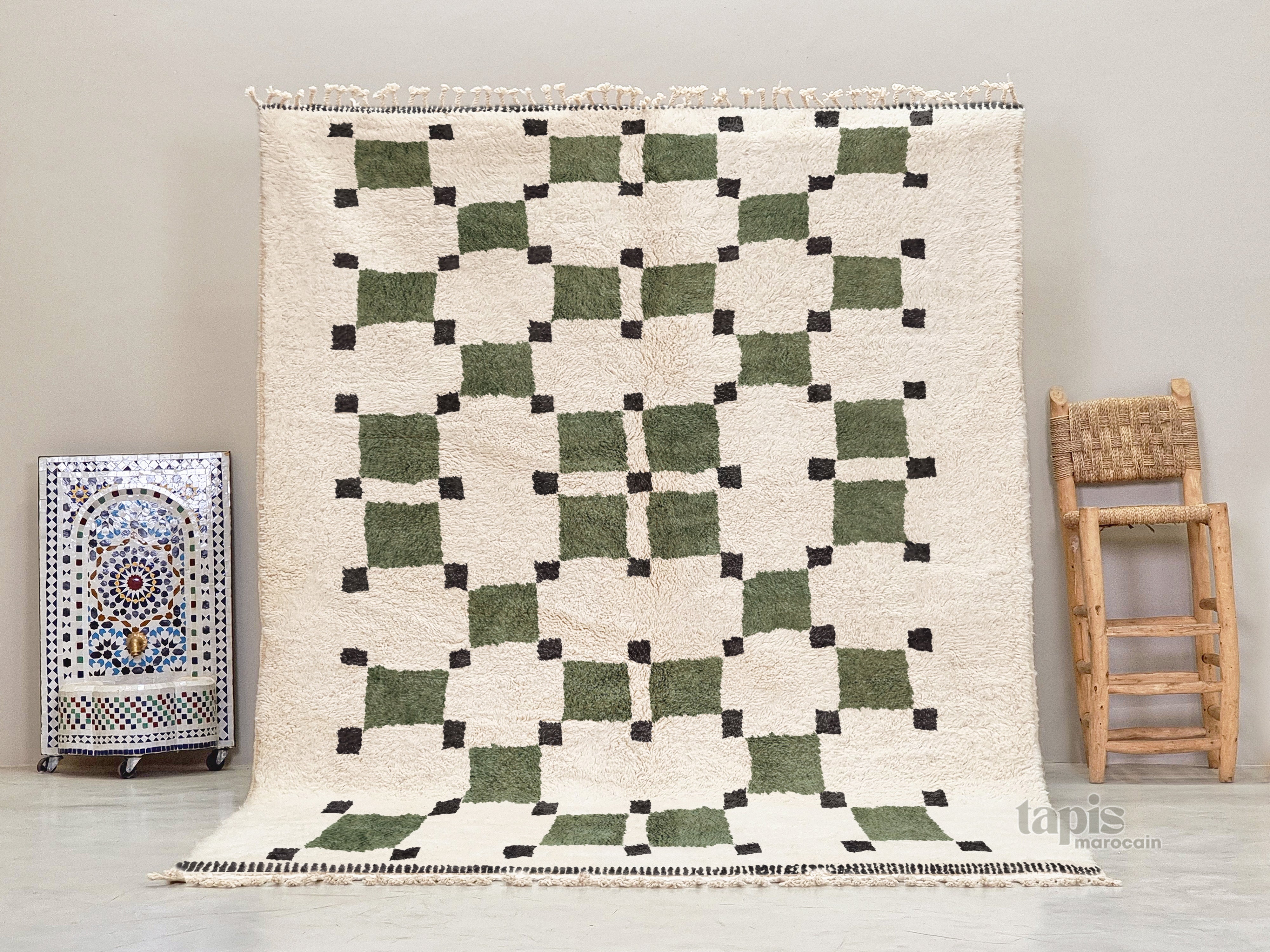 amud-tapis-beni-ouarain-berber-vert-et-blanc-tapis-geometrique-sur-mesure