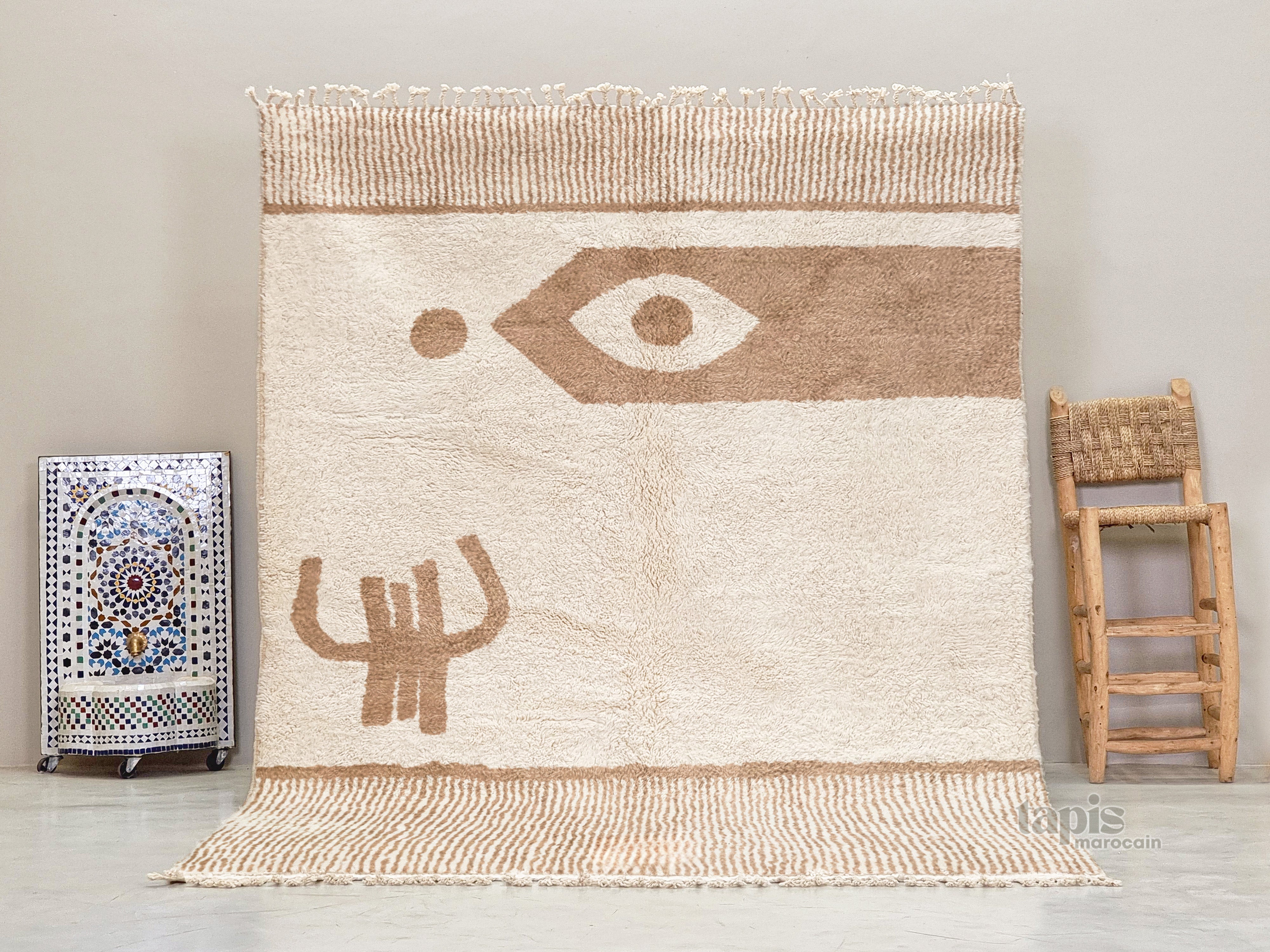 fadwa-tapis-beni-ouarain-beige-et-blanc-tapis-berbere-raye-sur-mesure