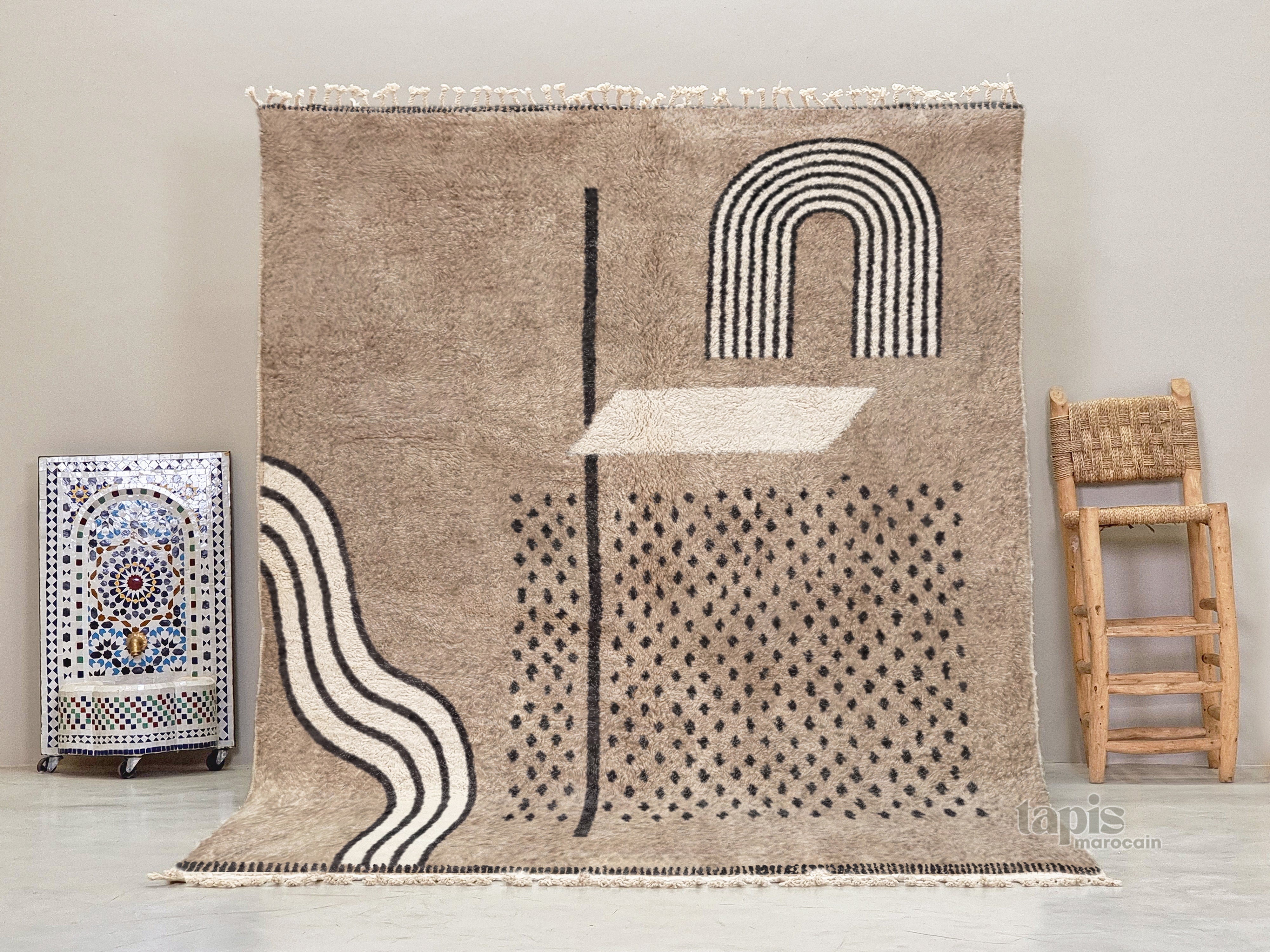 nafas-tapis-beni-ouarain-beige-et-blanc-tapis-berbere-abstrait-sur-mesure