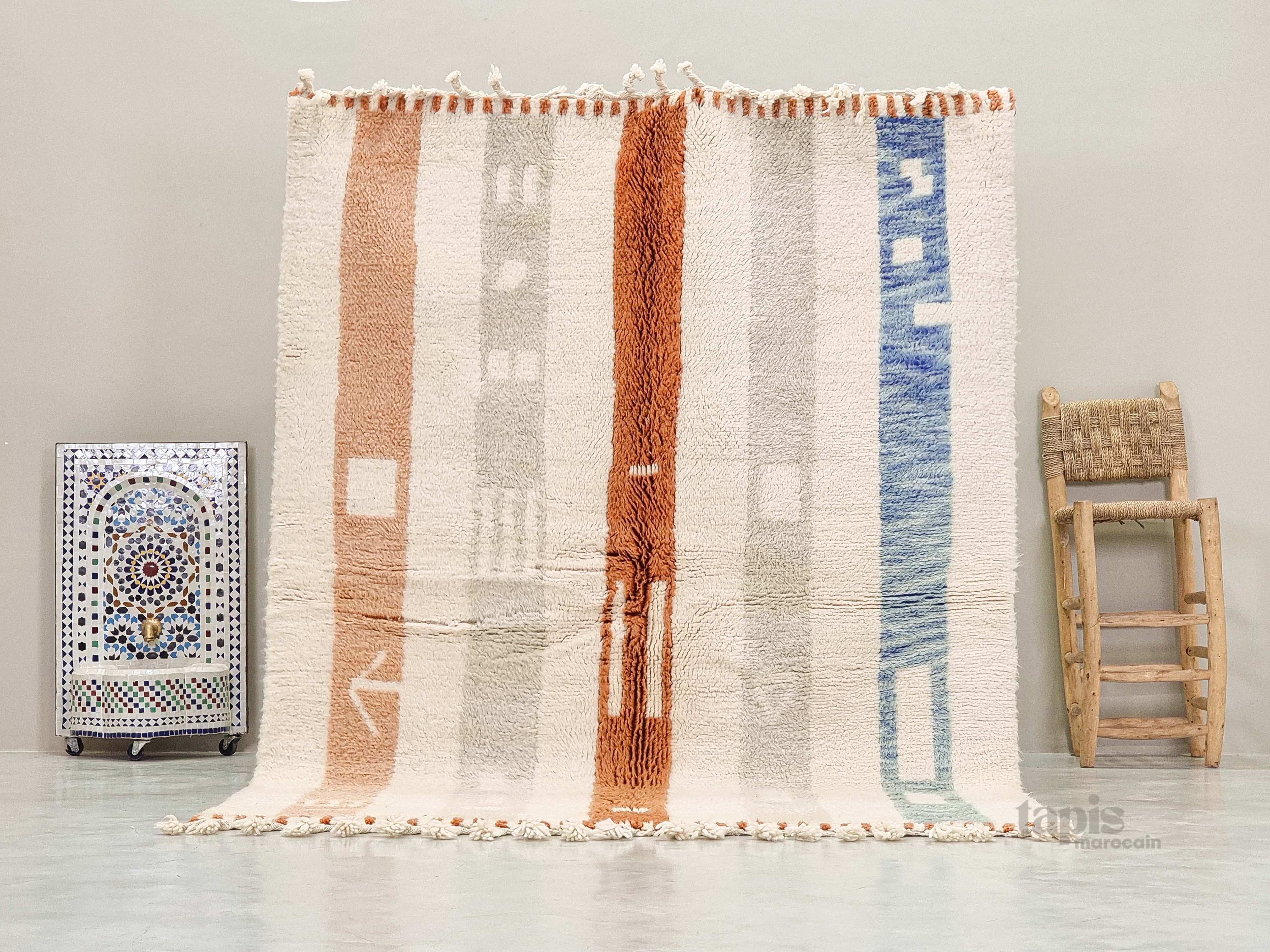 nafas-tapis-beni-ourain-raye-tapis-berbere-blanc-et-marron-en-laine-naturelle-fait-main
