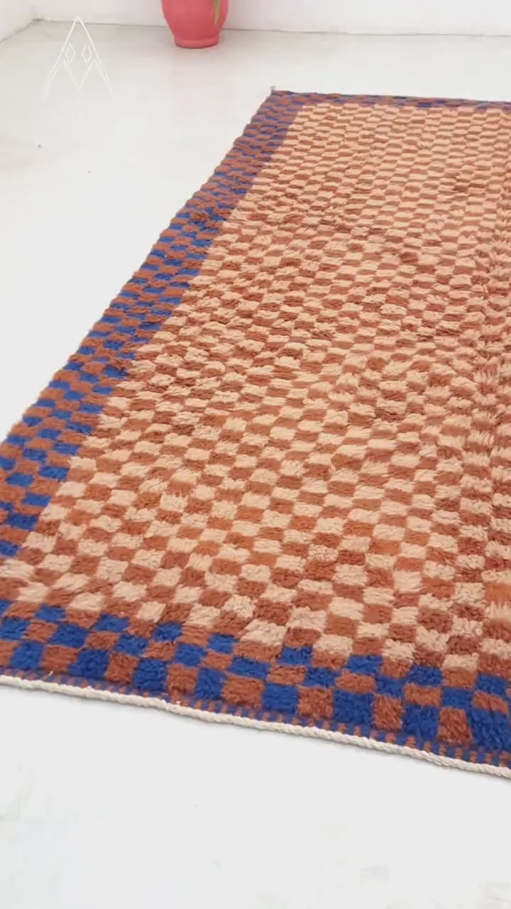 Tamzit - Tapis berbère sur mesure marron et bleu - Tapis Beni Ourain à carreaux