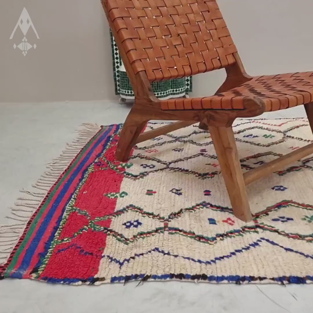 Azilal - Tapis berbère 137x280 blanc et rouge - Tapis Azilal tribal vintage