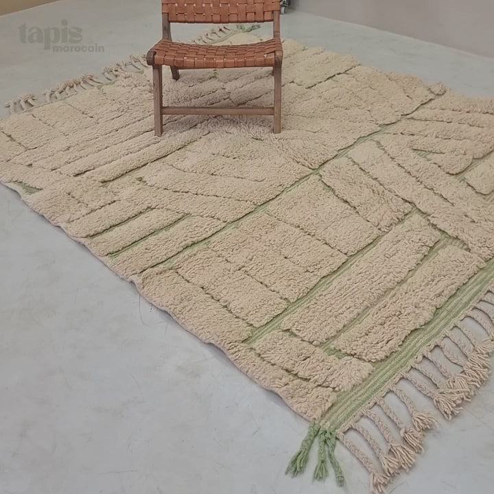 7-tapis-beni-ouarain-beige-et-vert-tapis-berbere-abstrait-180x240