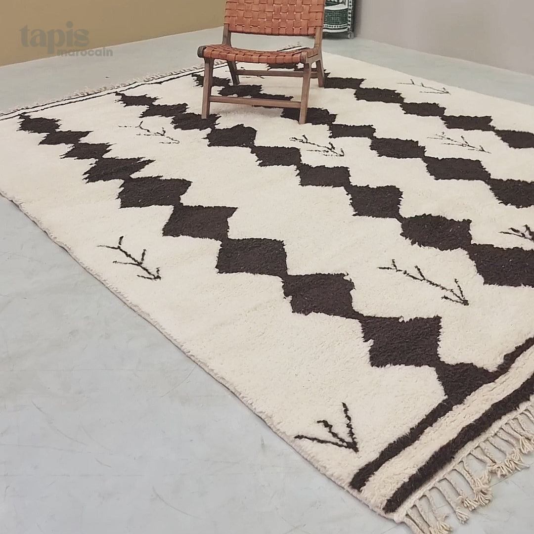 Tilila - Tapis Beni Ouarain berbère blanc et marron - Tapis géométrique en laine sur mesure