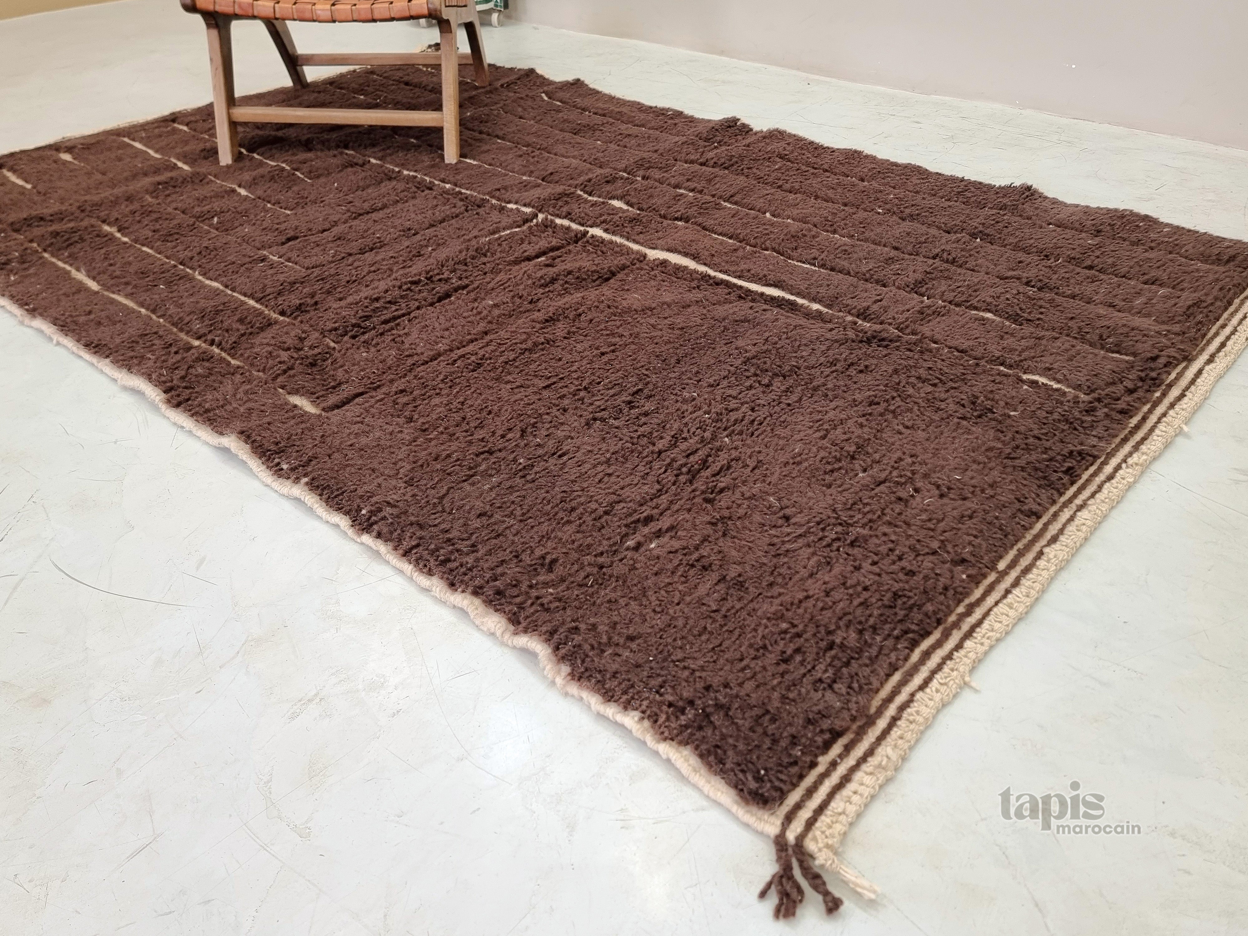 tapis-beni-ouarain-marron-tapis-berbere-en-laine-a-rayures-160x230