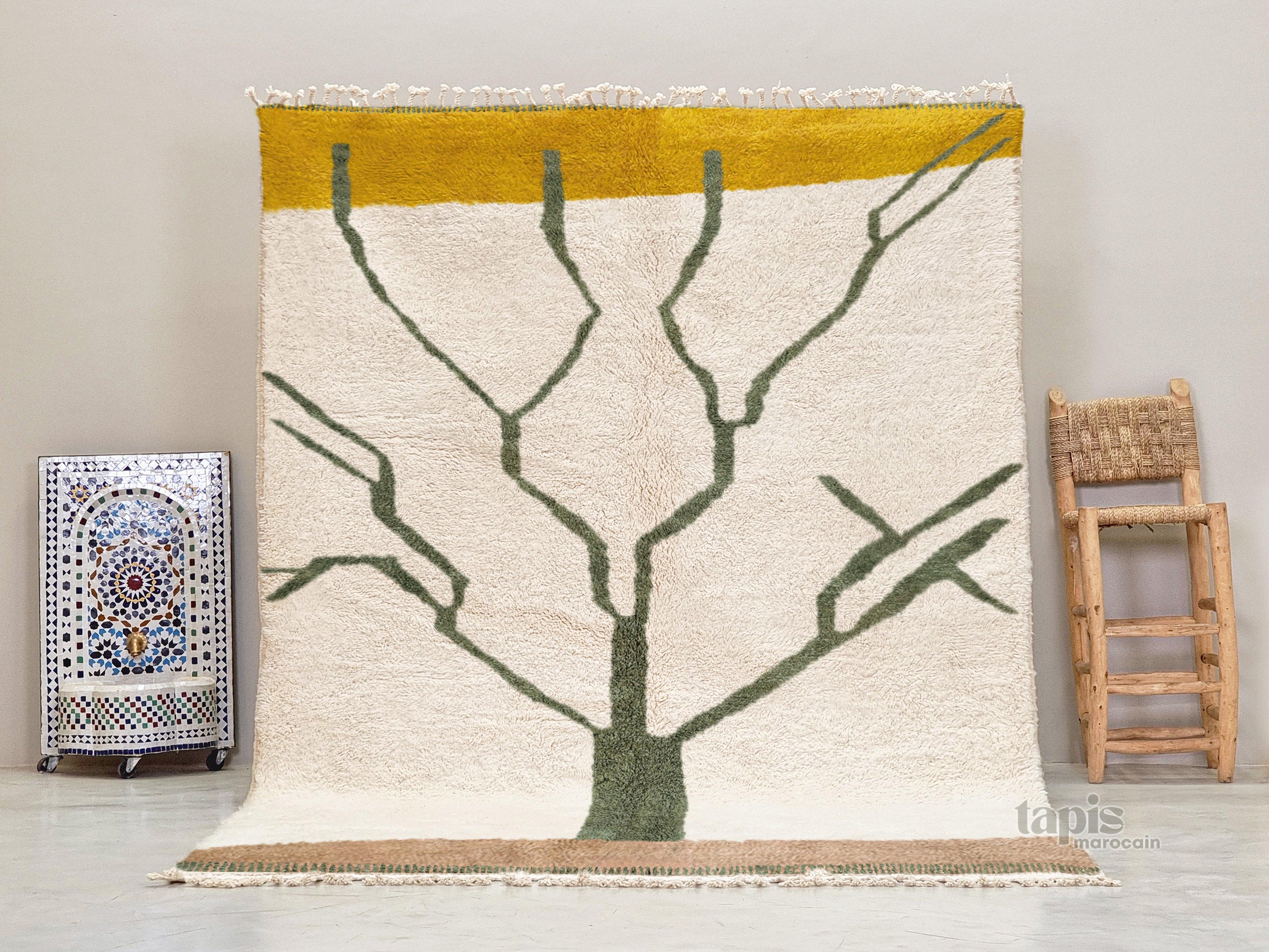 tazdayt-tapis-beni-ouarain-vert-et-blanc-tapis-berbere-abstrait-sur-mesure