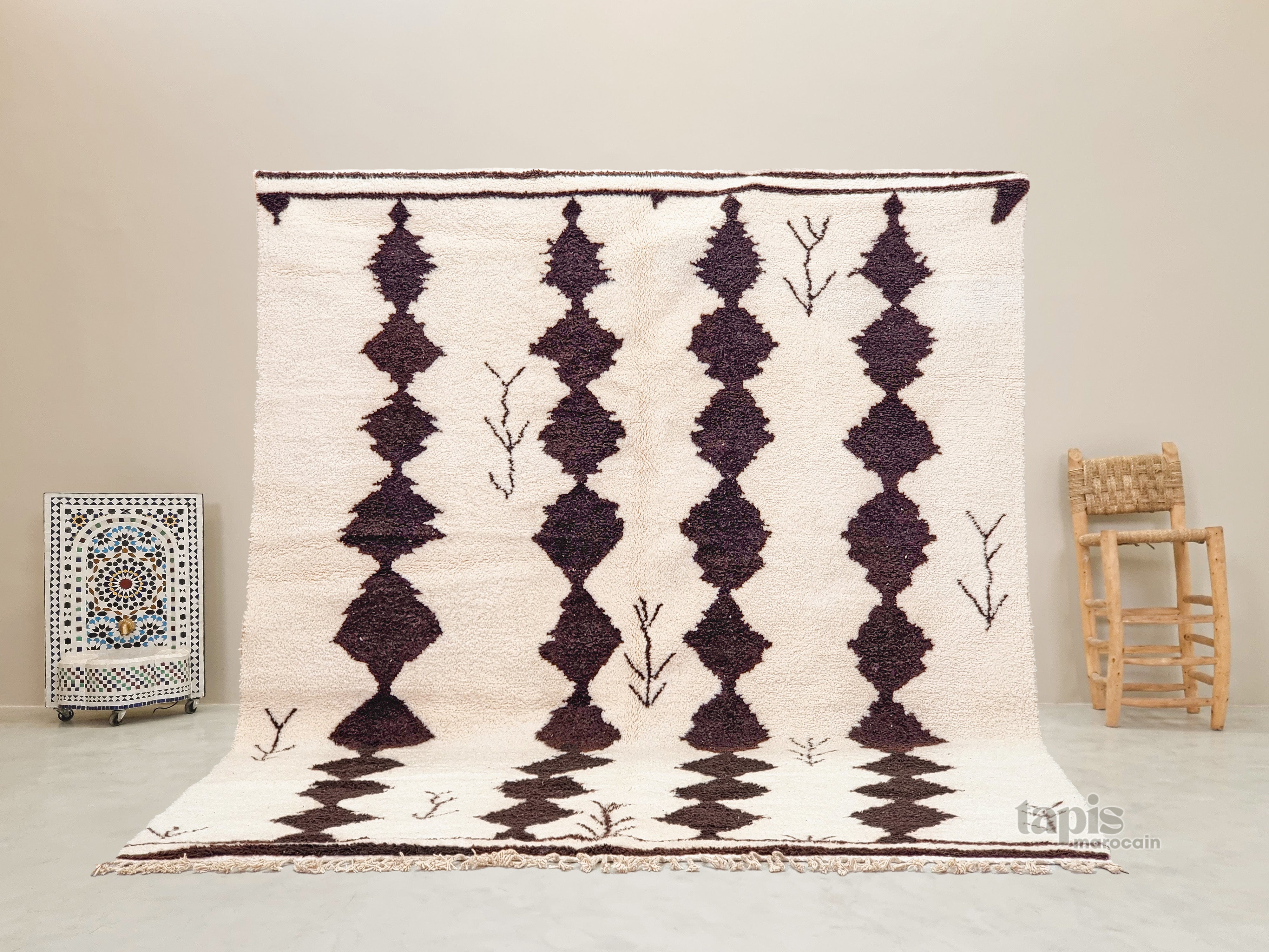 tilila-tapis-beni-ouarain-berber-blanc-et-marron-tapis-geometrique-en-laine-sur-mesure